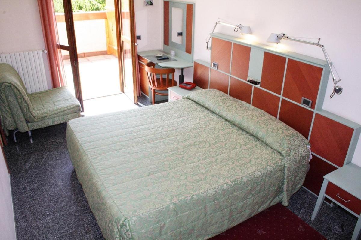 Hotel Derby Aprica Bagian luar foto