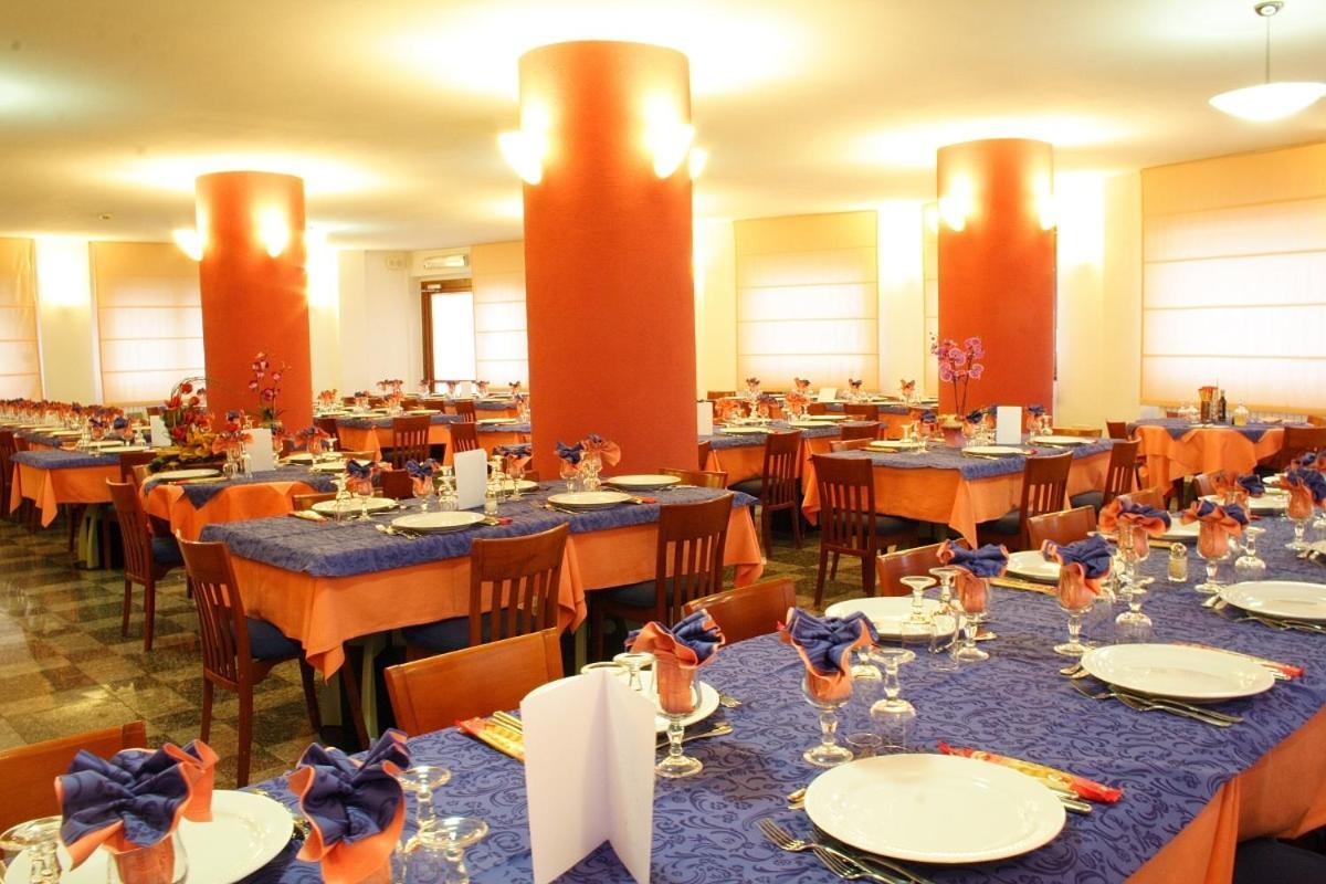 Hotel Derby Aprica Bagian luar foto