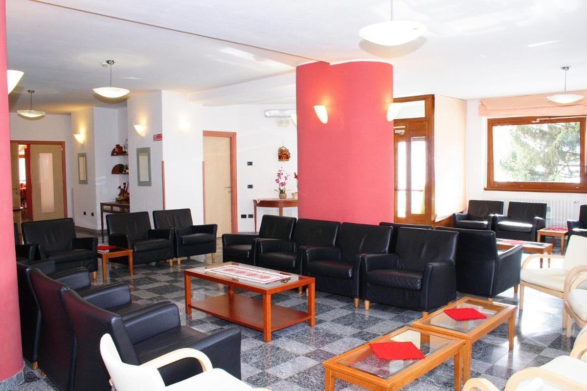 Hotel Derby Aprica Bagian luar foto
