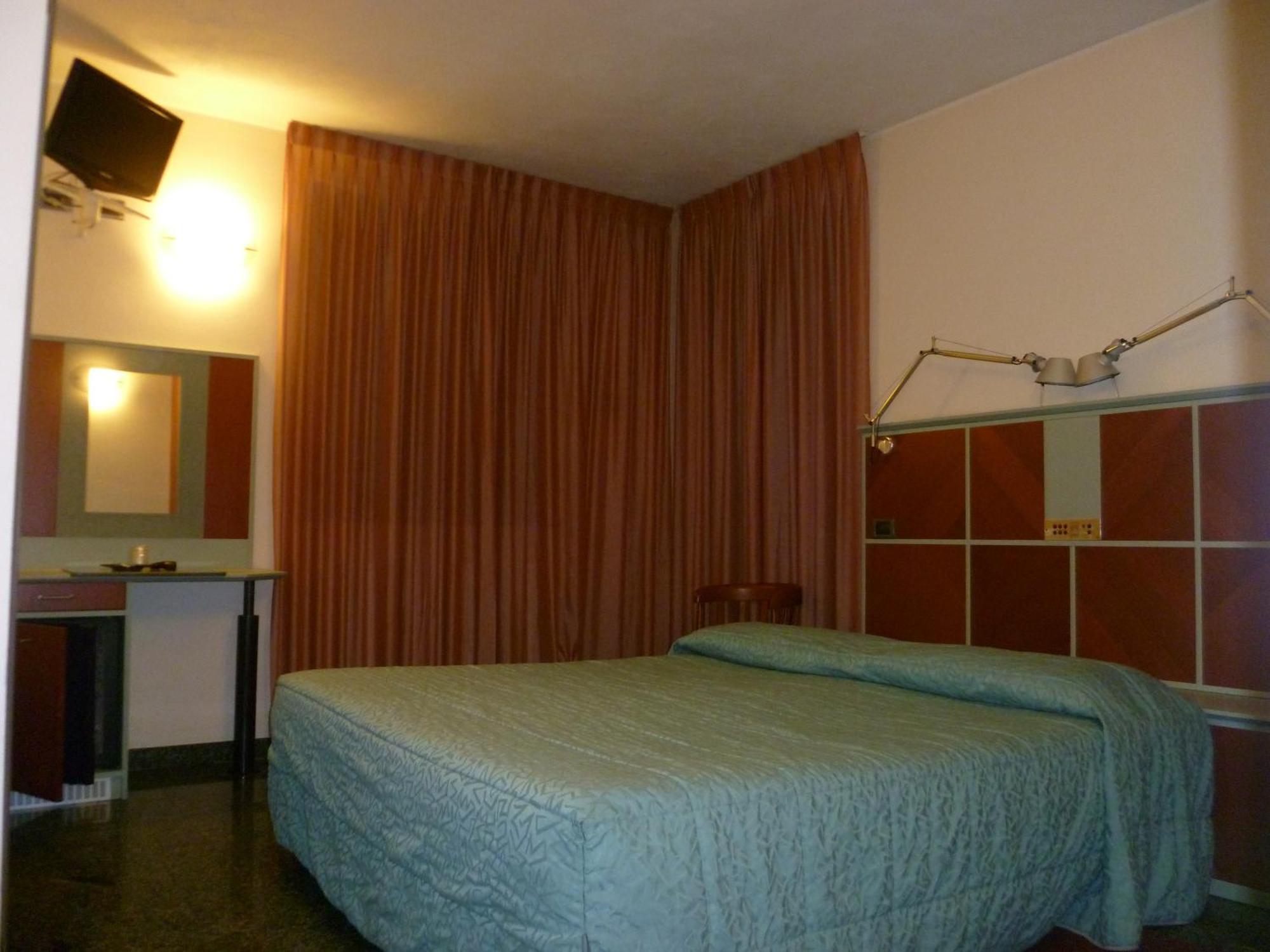 Hotel Derby Aprica Bagian luar foto