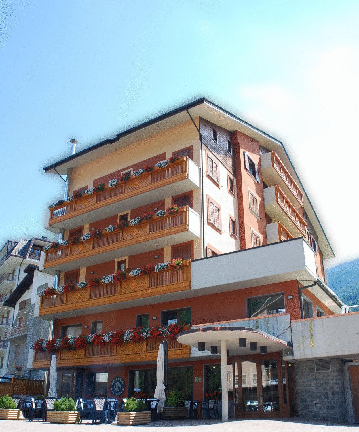 Hotel Derby Aprica Bagian luar foto