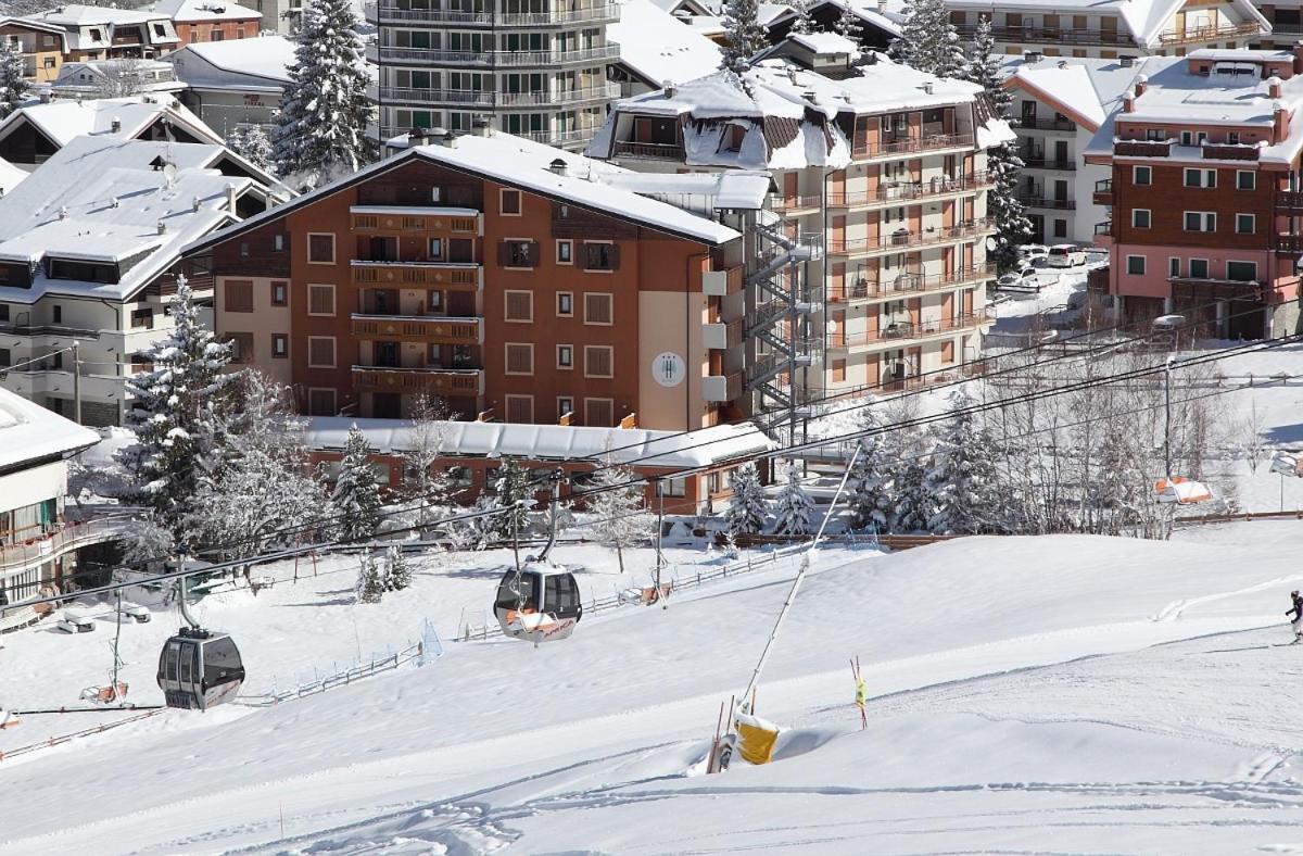 Hotel Derby Aprica Bagian luar foto