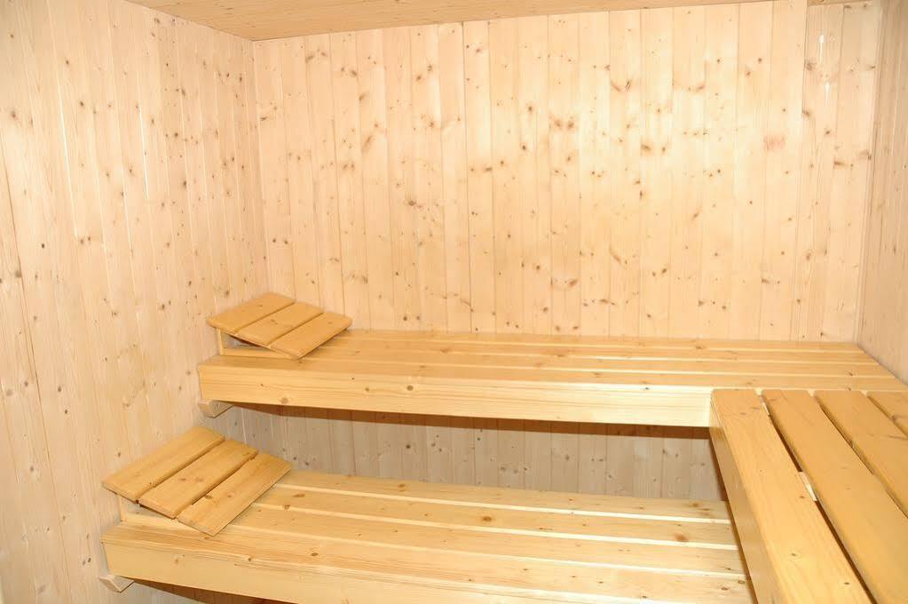Hotel Derby Aprica Bagian luar foto